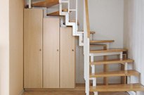 Bild 065: Treppenschrank Maßeinbau