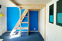 Bild 869b: Hochbett / Hochetage mit Treppenregal, alles in Holzoptik Kiefer astfrei
