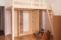 Bild 164: Hochbett mit Schrank- und Regalunterbau