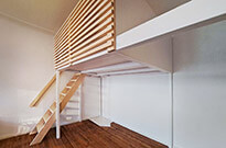 Bild 725a: Hochbett mit großer Treppe