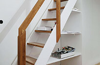 Bild 495: Hochbett mit Treppenregal und Schrank