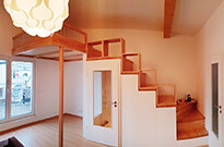 Bild 871a: Hochbett mit Treppenschrank und Regalgeländer