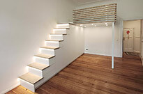Bild 837a: Hochbett mit Treppenschrankwand und LED-Beleuchtung