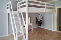 Bild 809: Hochbett mit großer Treppe