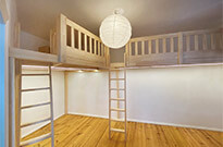 Bild 517: Hochbett-Ebene mit 2 Leitern / Standardtreppen, Holz Kiefer astrein