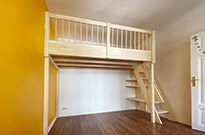 Bild 868a: Hochetage mit Treppenregal, Holz Kiefer astfrei