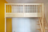 Bild 868c: Hochetage mit Treppenregal, Holz Kiefer astfrei