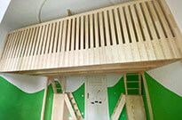 Bild 856a: Zweigeteilte Hochetage mit 2 Treppen