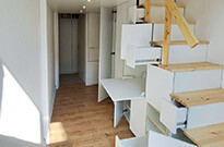 Bild 369: Hochetage mit Schrankwand & Treppenschrank