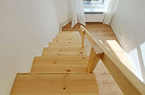 Bild 374: Hochetage mit Schrankwand & Treppenschrank
