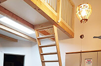 Bild 833a: Hochetage mit Treppenschrank und Treppe ums Eck