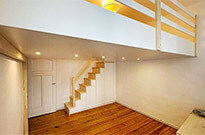 Bild 506: Hochetage mit Treppenschrank und LED-Beleuchtung