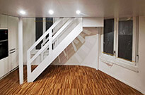 Bild 802: Hochetage mit großer Treppe und LED-Beleuchtung