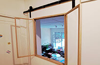 Bild 547: Schiebetür mit öffenbarem Fenster