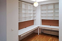 Bild 575: Arbeitszimmer mit Wandregalen