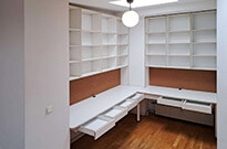 Bild 577: Arbeitszimmer mit Wandregalen