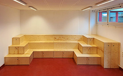 Bild 594: Multifunktionales Atrium in Schule