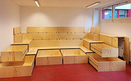 Bild 596: Multifunktionales Atrium in Schule