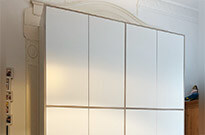 Bild 836a: Schrank in Türlaibung