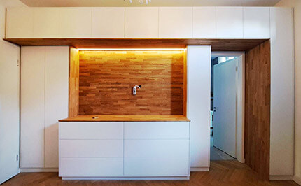 Bild 700: Schrankwand mit integriertem TV-Sideboard