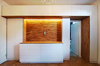 Bild 700: Schrankwand mit integriertem TV-Sideboard