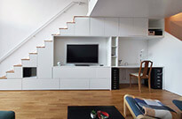Bild 414: Hochetage mit Treppenschrank und Schrankwand