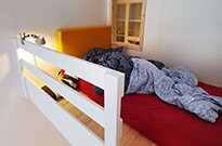 Bild 479: Raumtrennung: 1 großer Raum geteilt in 2 separate Zimmer mit Hochbetten