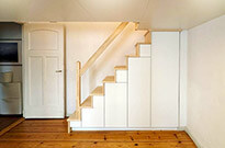 Bild 831: Hochbettebene mit Treppenschrank