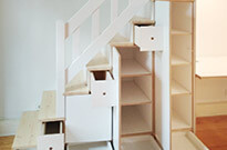 Bild 635a: Hochetage mit Treppenschrank, Schreibtisch und Kleiderschrank