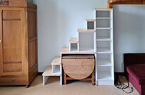 Bild 799: Treppenregal für Hochbett, weiß beschichtet